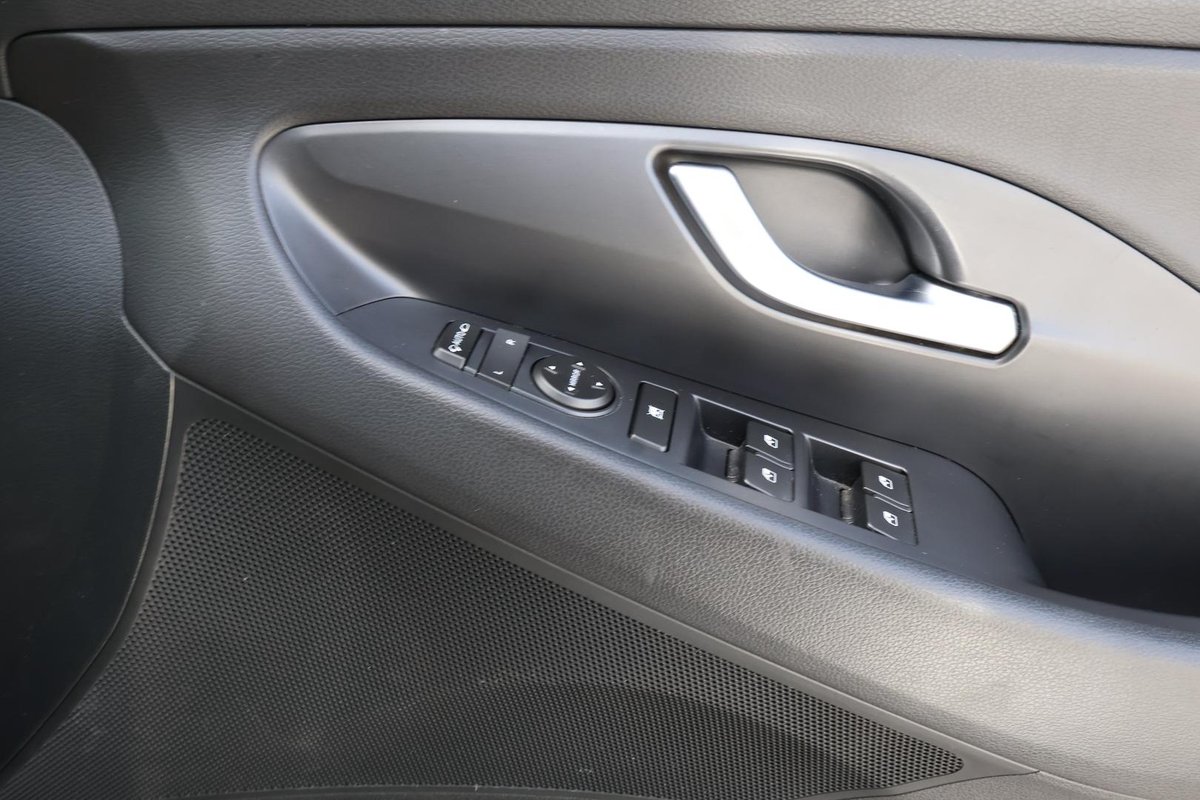 2017 Hyundai i30 SR Premium GD5 Series II MY17 image 34