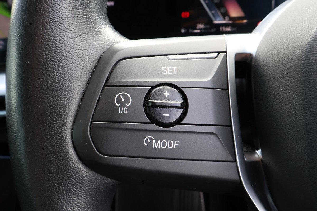 2016 BMW X1 image 32