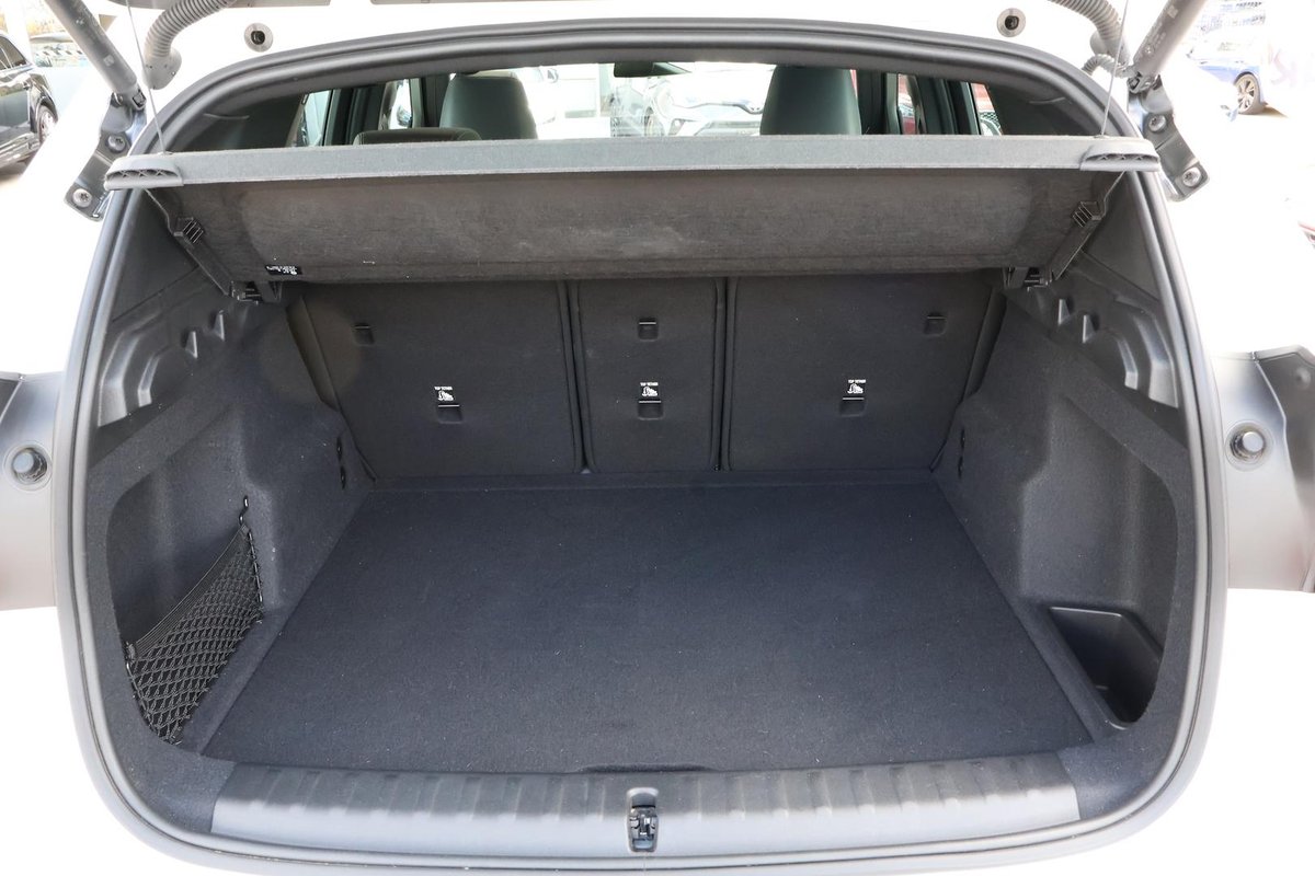2016 BMW X1 image 12