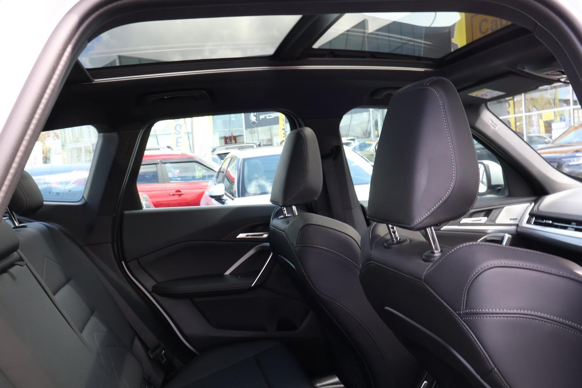 2016 BMW X1 image 16
