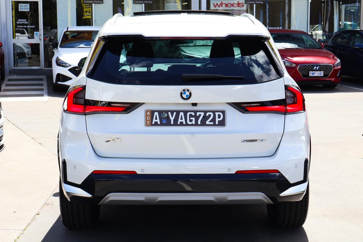 2016 BMW X1 image 6