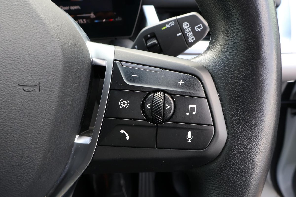 2016 BMW X1 image 33