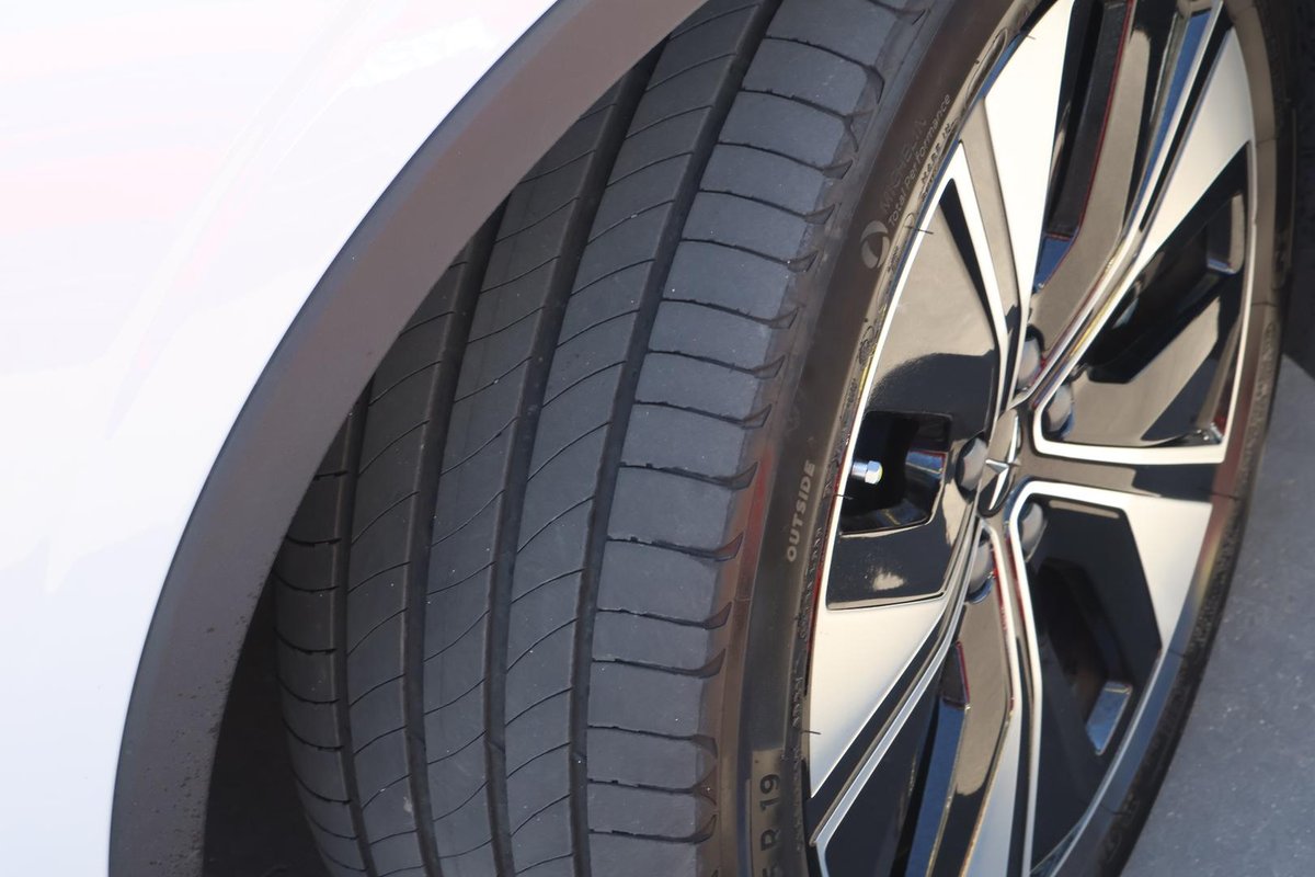 2023 Polestar 2 Long range Dual motor MY23 AWD image 9