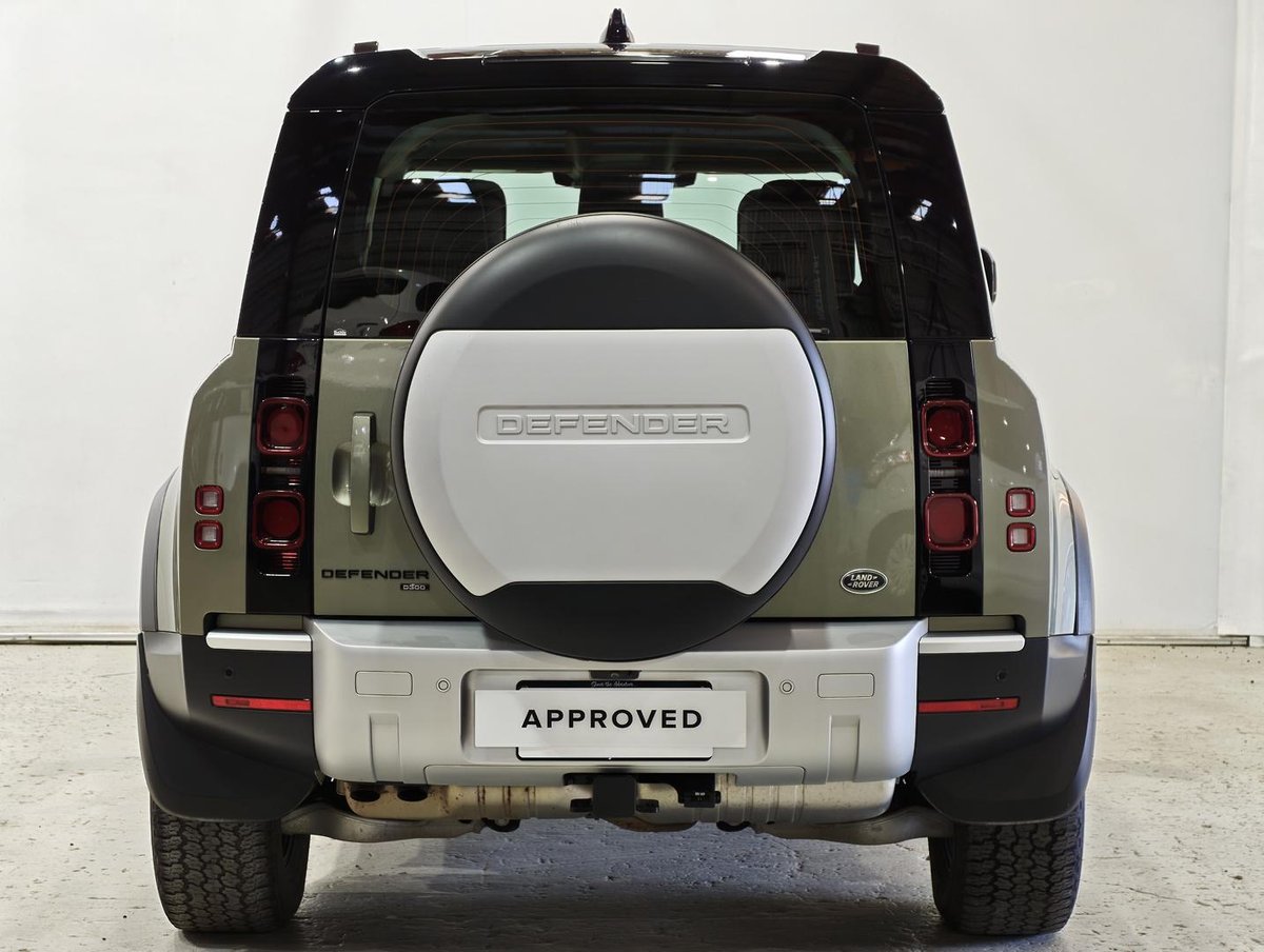 2021 Land Rover Defender 110 D300 SE L663 MY21 AWD image 6