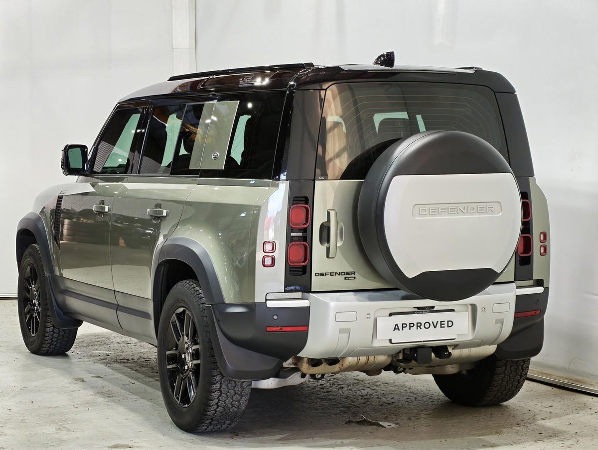 2021 Land Rover Defender 110 D300 SE L663 MY21 AWD image 2