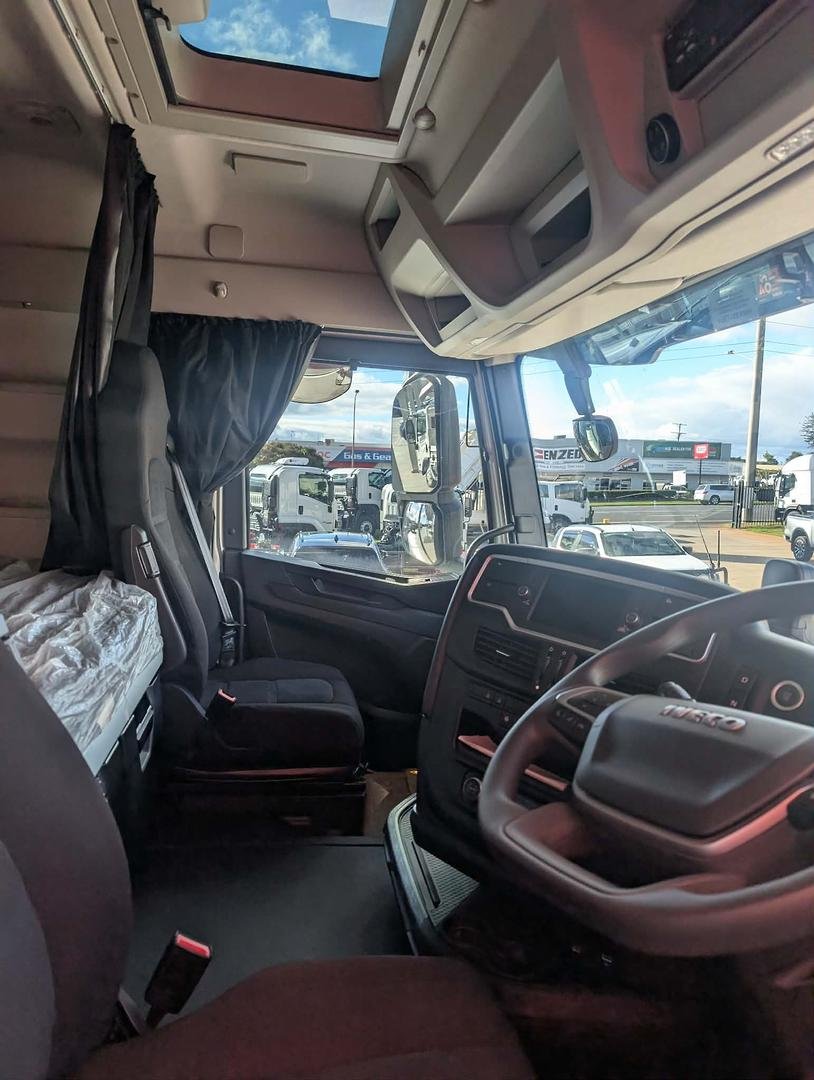 2025 Iveco S-Way AS230 image 16