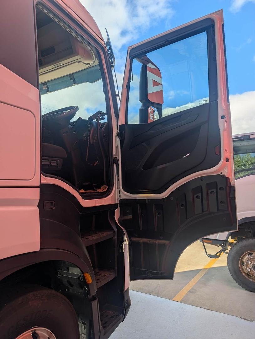 2025 Iveco S-Way AS230 image 13