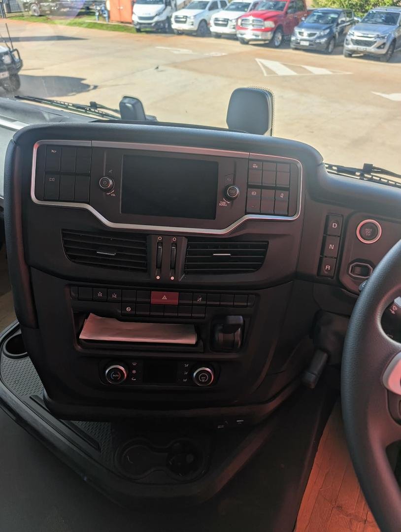 2025 Iveco S-Way AS230 image 24