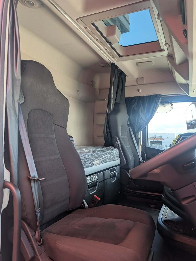 2025 Iveco S-Way AS230 image 15