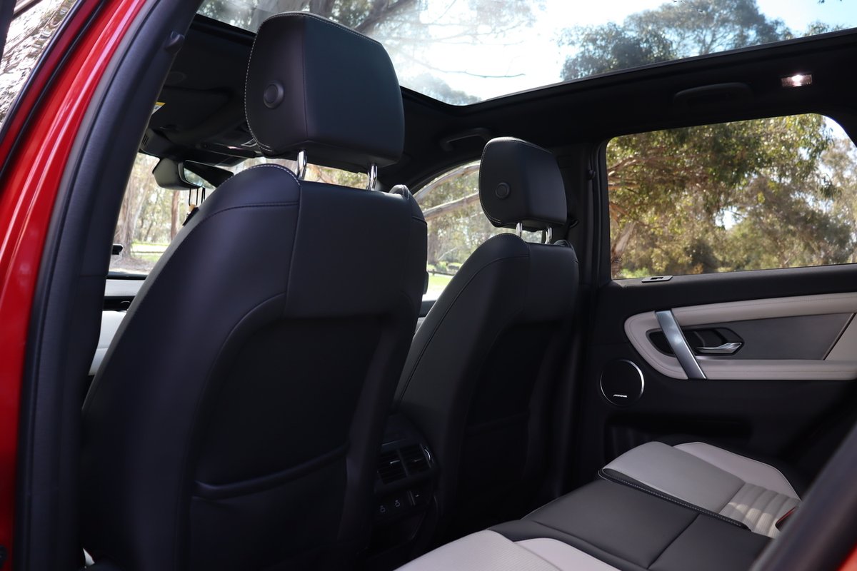 2024 Land Rover Discovery Sport P300e Dynamic SE L550 MY24 4X4 Constant image 23