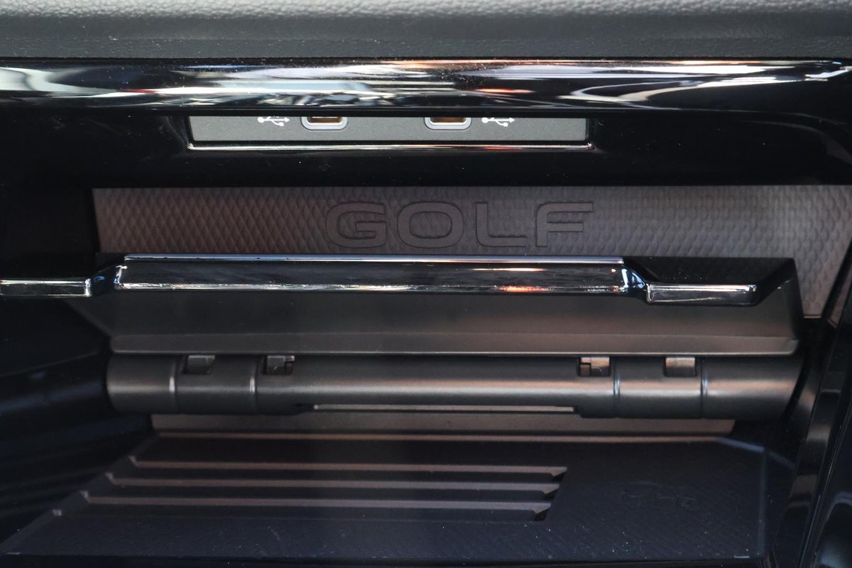 2025 Volkswagen Golf R 8.5 MY25 Four Wheel Drive image 28