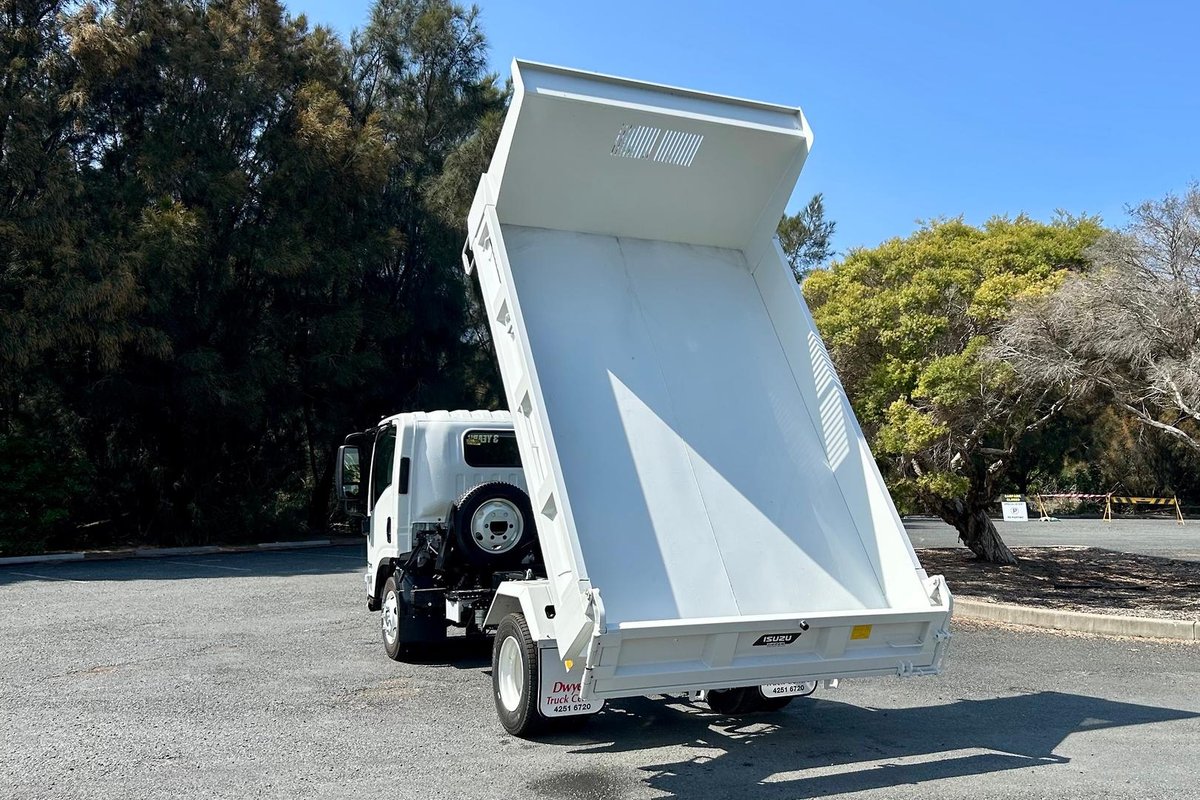 2026 Isuzu N Series NPR 45/65-175 MT D34 Tipper image 15