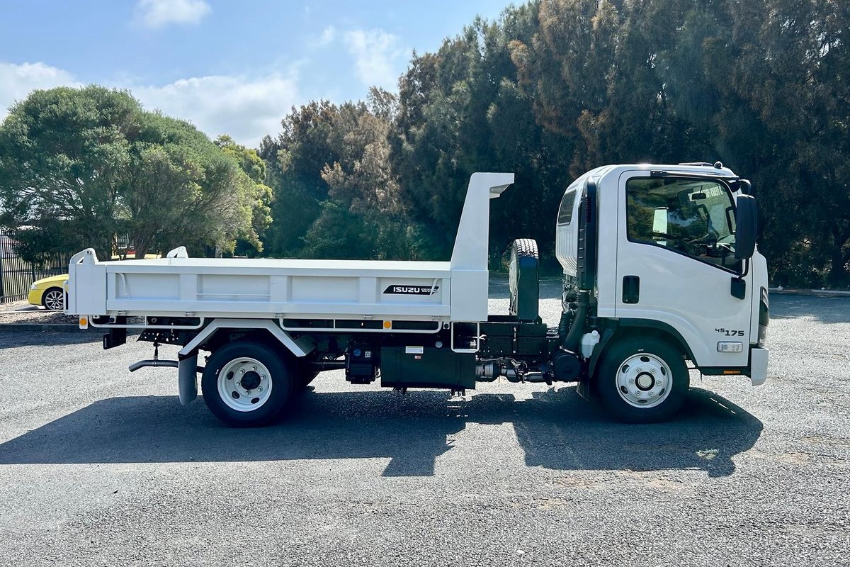 2026 Isuzu N Series NPR 45/65-175 MT D34 Tipper image 8