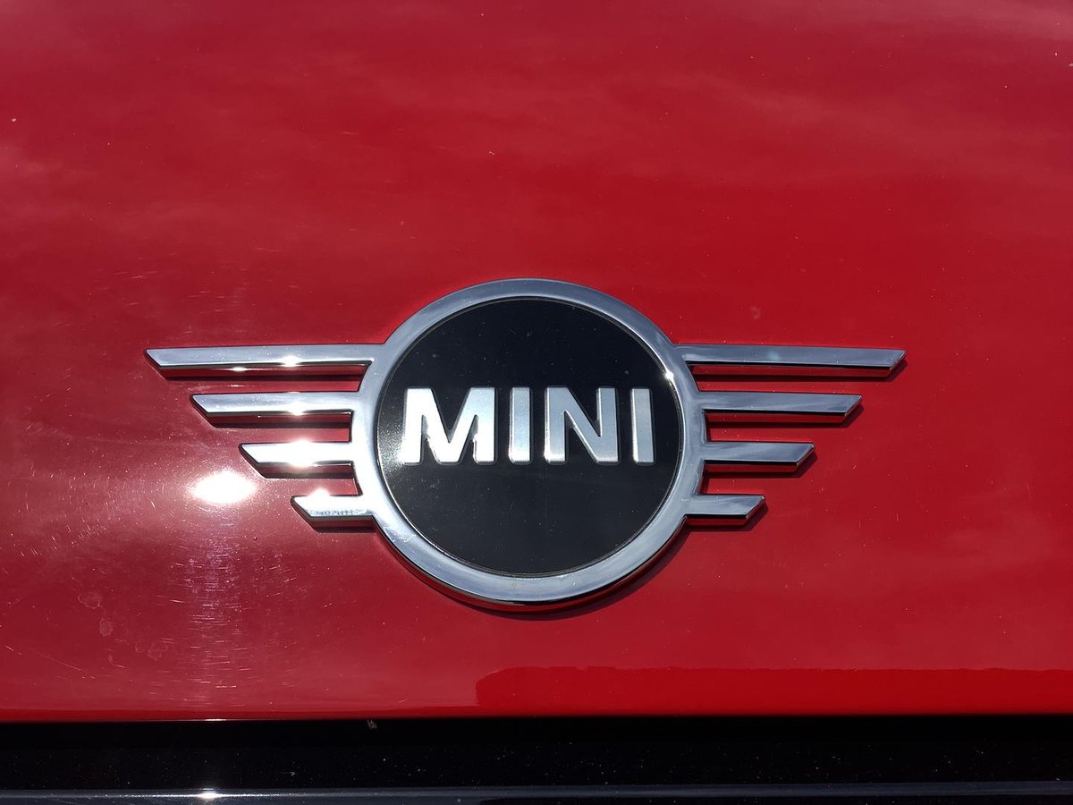 2022 MINI Hatch Cooper Classic Plus F56 LCI-2 image 9