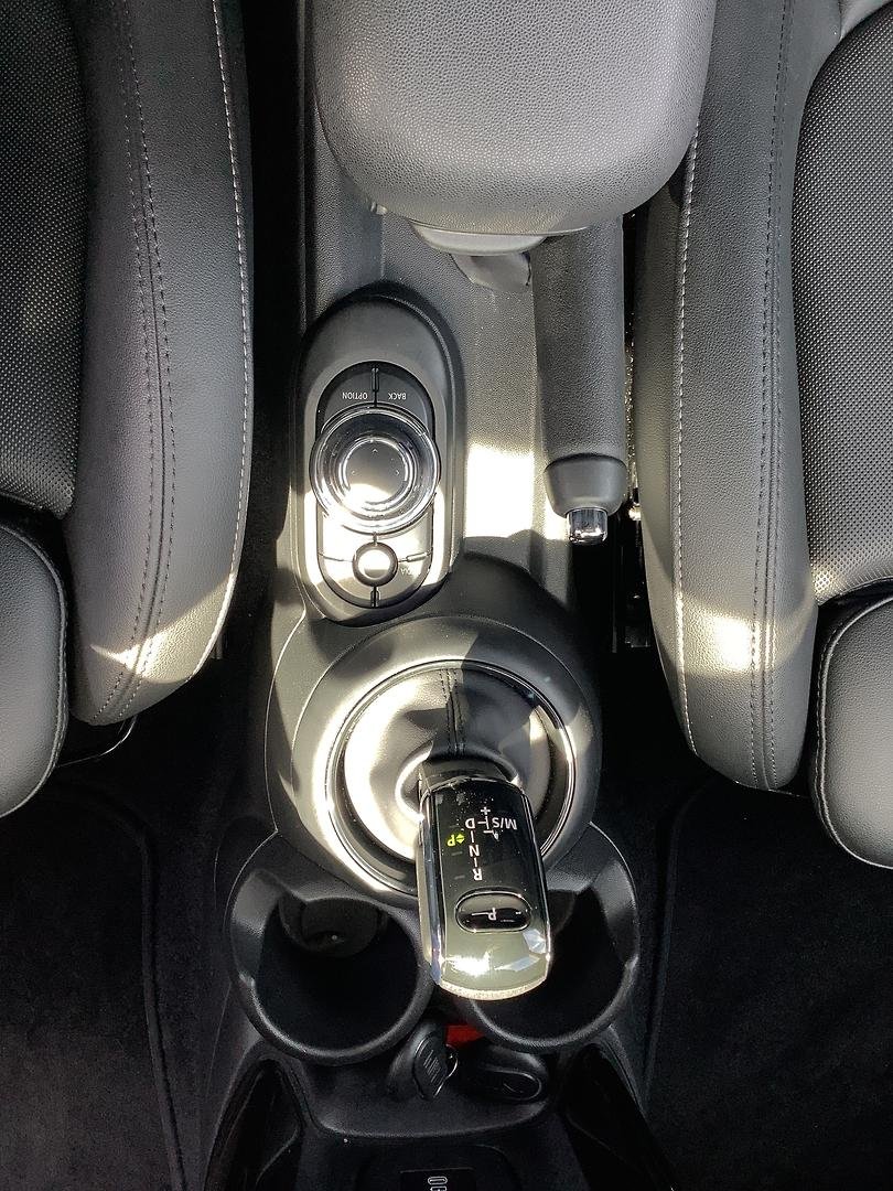 2022 MINI Hatch Cooper Classic Plus F55 LCI-2 image 26
