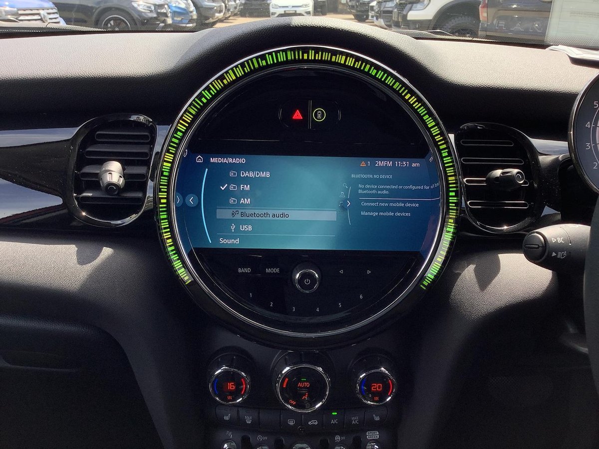 2022 MINI Hatch Cooper Classic Plus F56 LCI-2 image 32