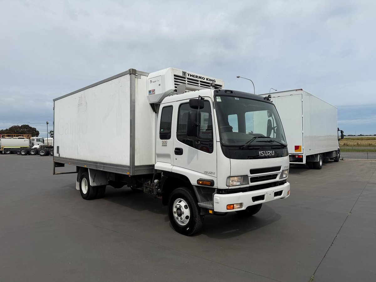 2007 Isuzu F Series FRR 500 image 12