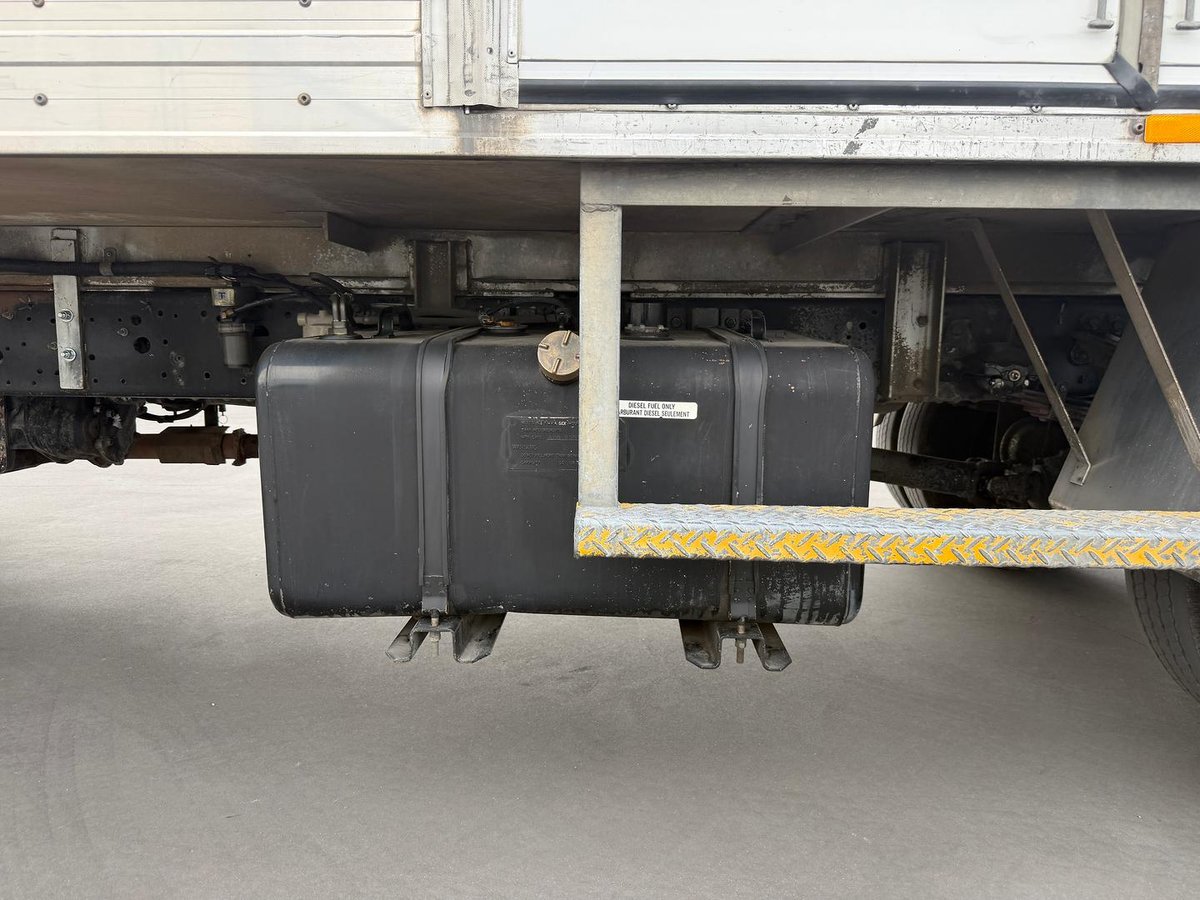 2007 Isuzu F Series FRR 500 image 19