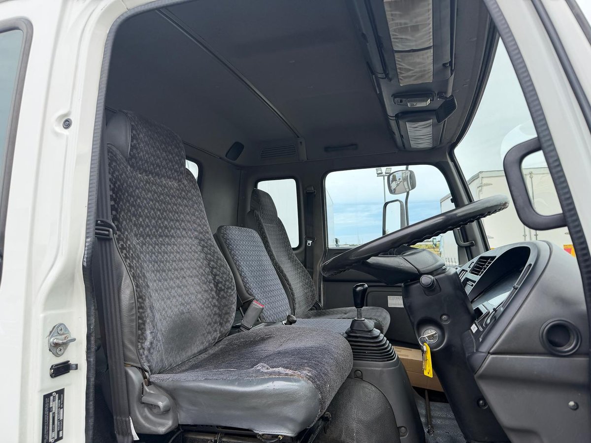 2007 Isuzu F Series FRR 500 image 22