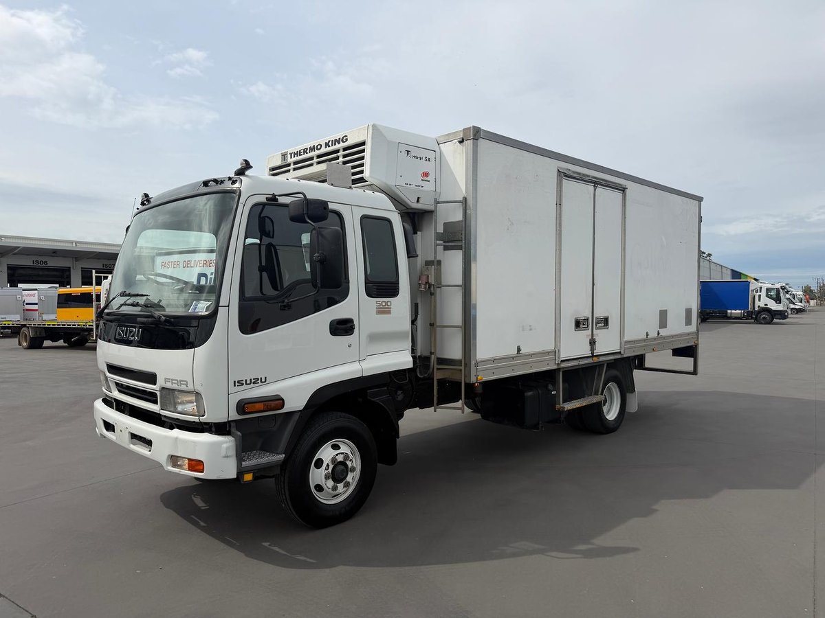 2007 Isuzu F Series FRR 500 image 2