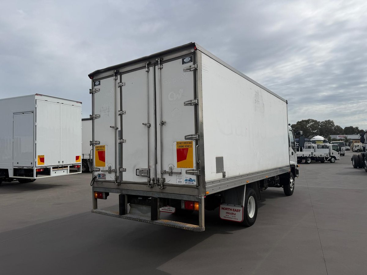 2007 Isuzu F Series FRR 500 image 8
