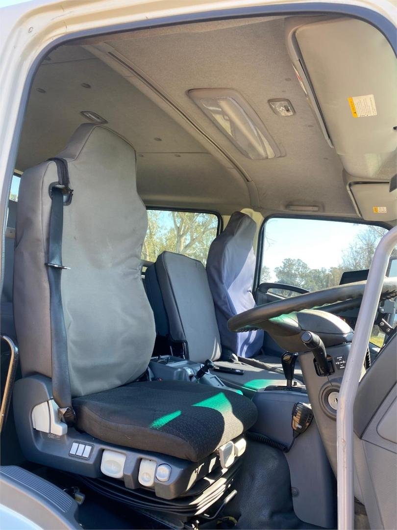 2016 Isuzu Frr image 16