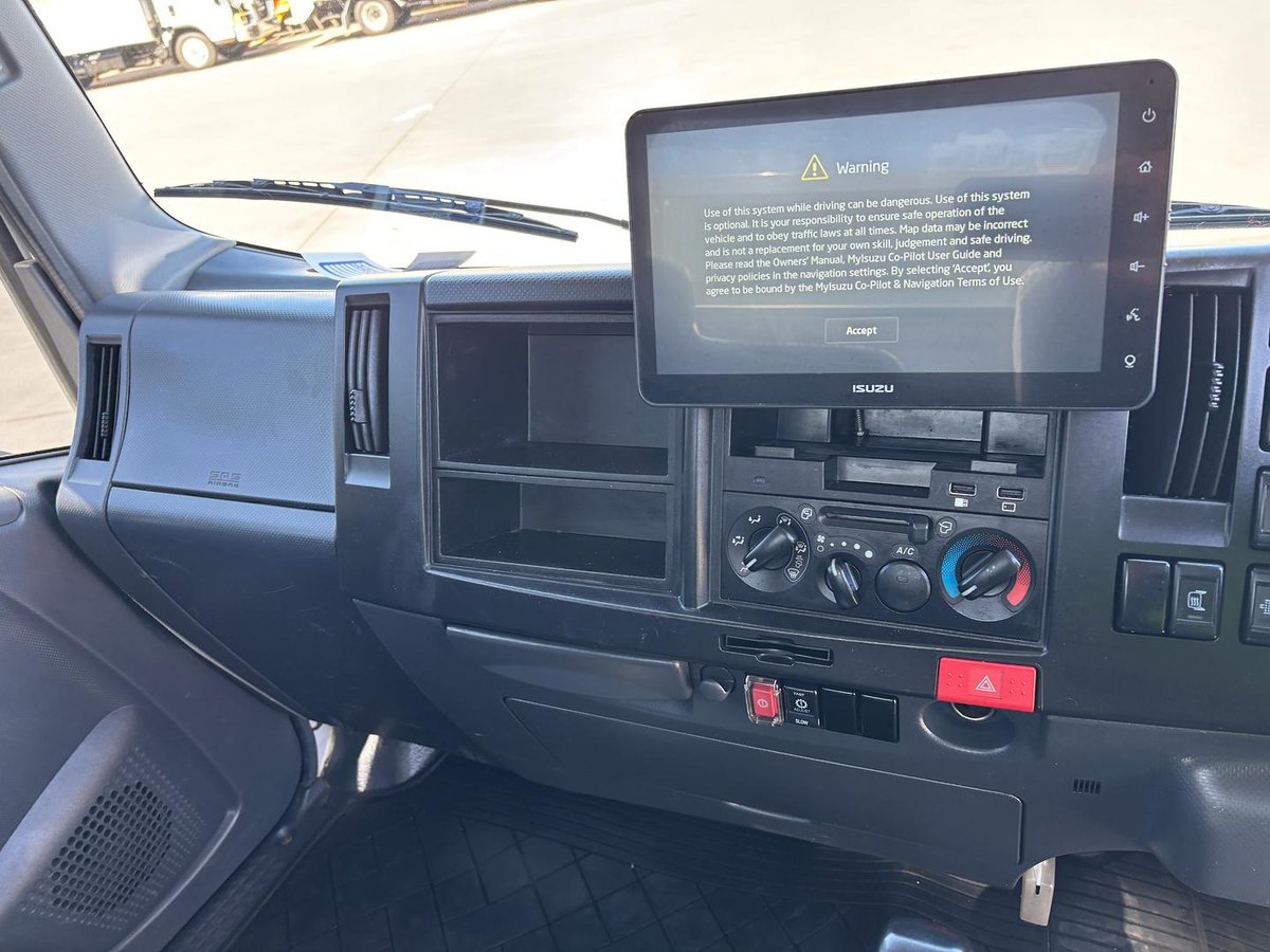 2023 Isuzu N Series NLR 45-150 Servicepack X image 21