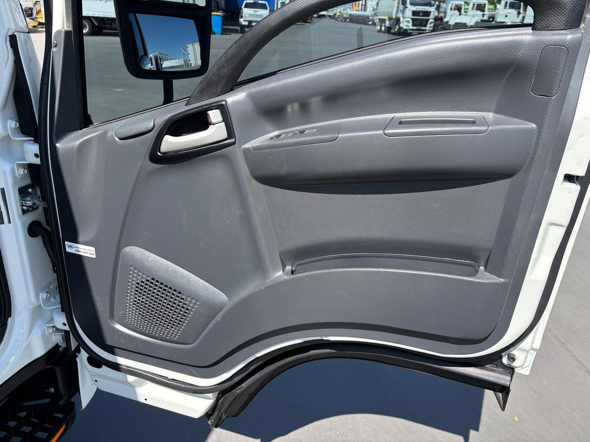 2023 Isuzu N Series NLR 45-150 Servicepack X image 16