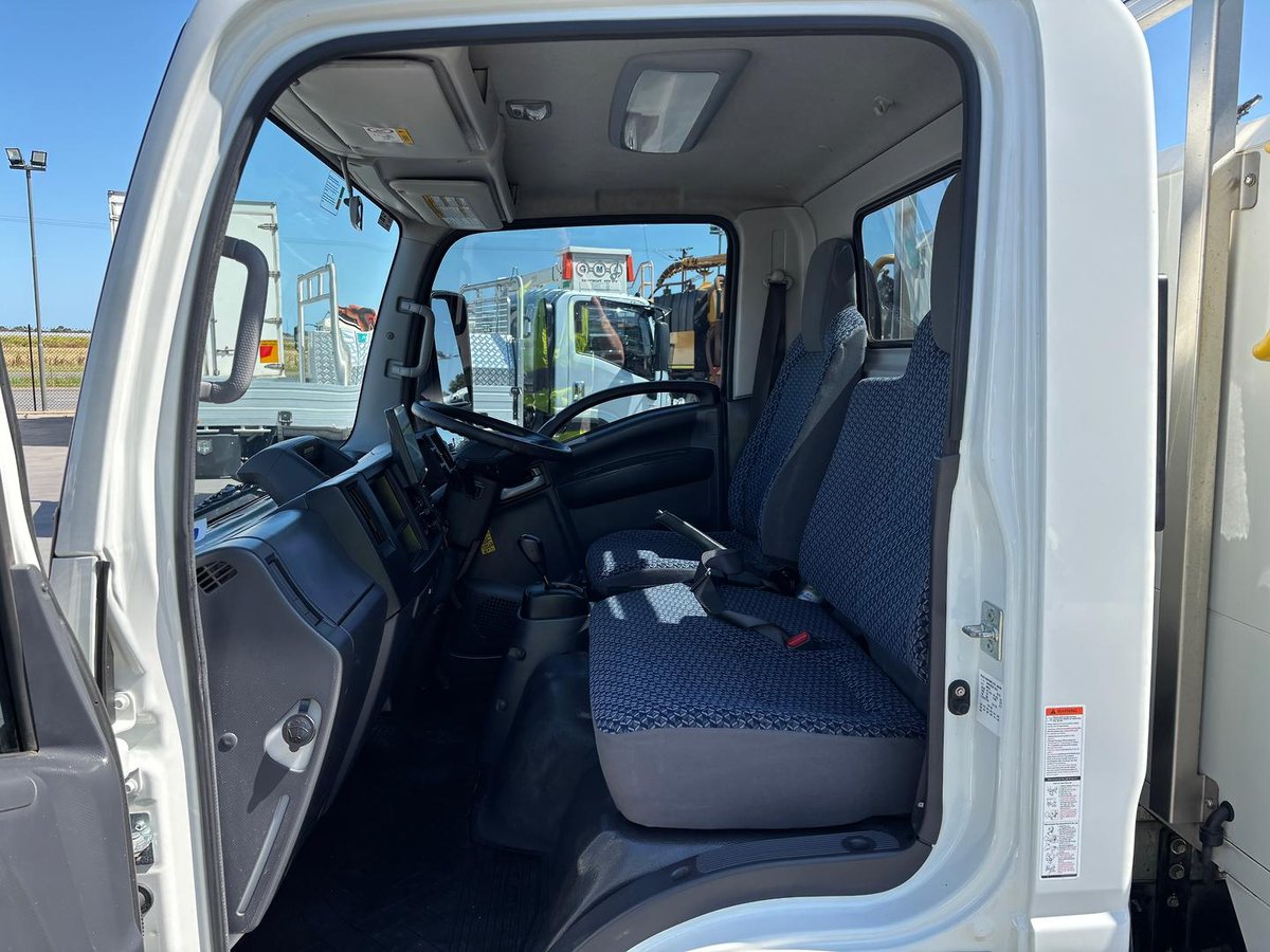 2023 Isuzu N Series NLR 45-150 Servicepack X image 23
