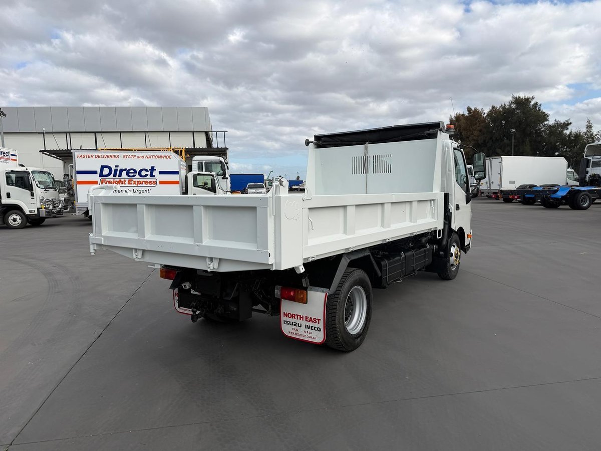 2015 Hino 300 Series 717 Medium image 16