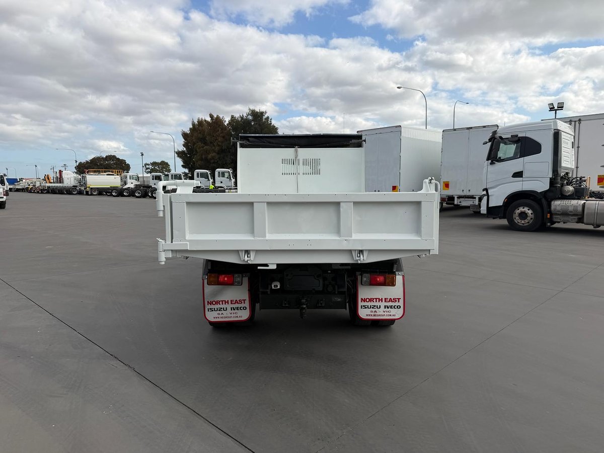 2015 Hino 300 Series 717 Medium image 14