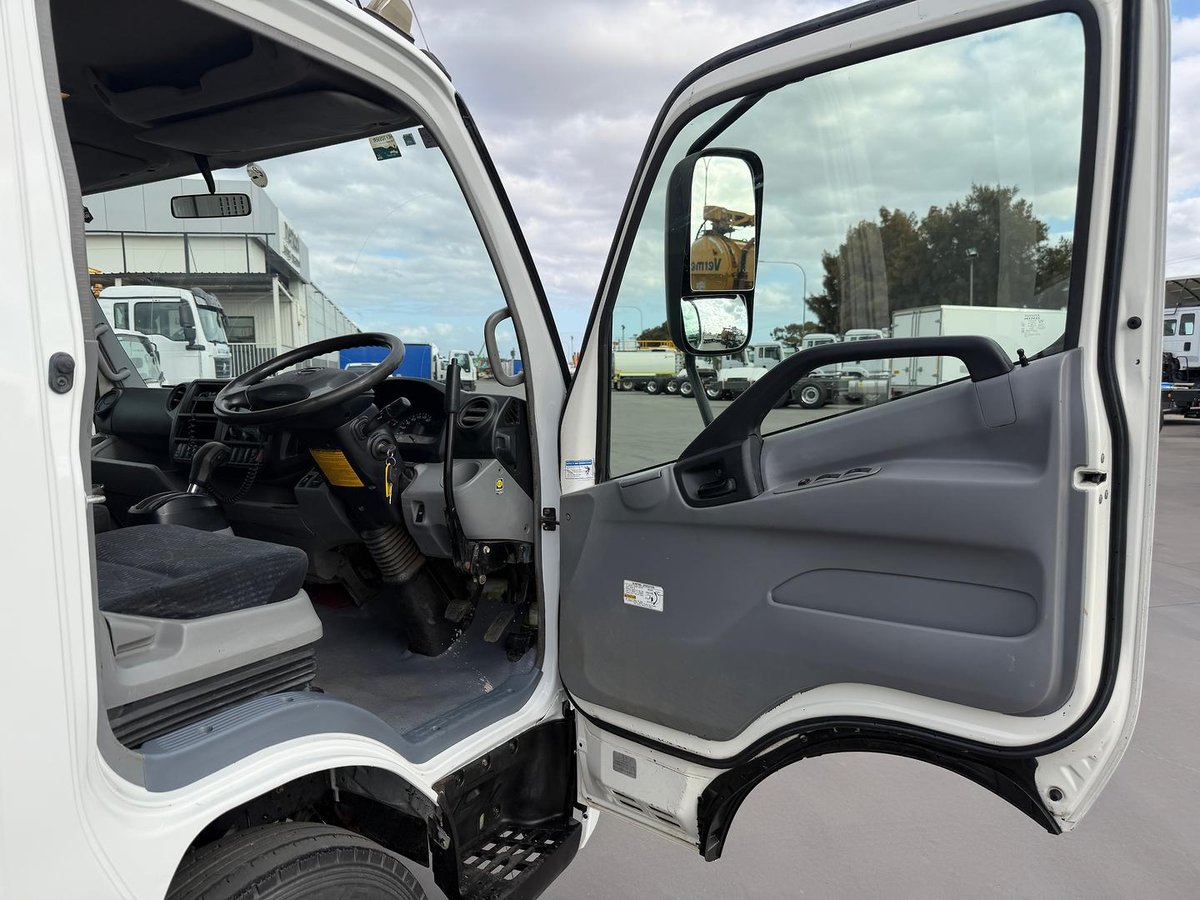 2015 Hino 300 Series 717 Medium image 25