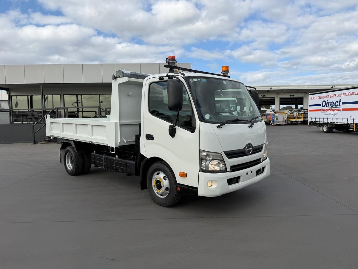 2015 Hino 300 Series 717 Medium image 20