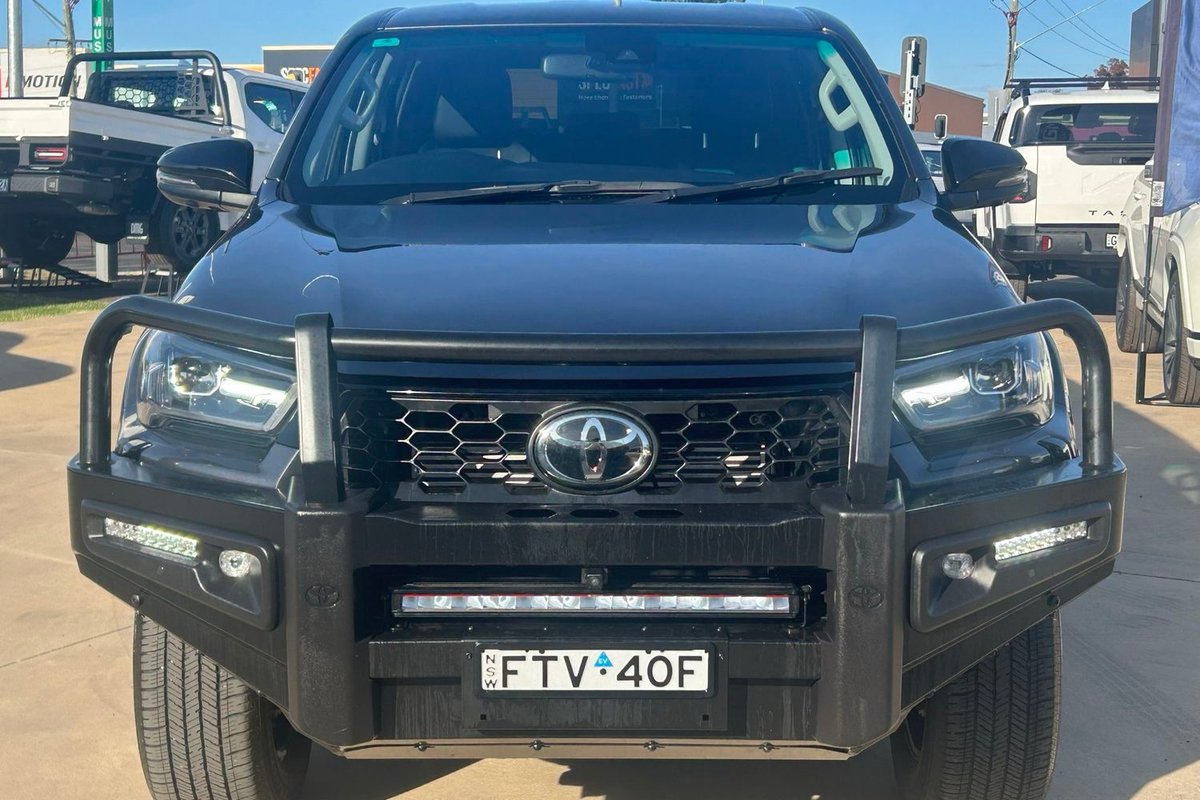 2025 Toyota Hilux SR5 48V GUN227R 4X4 Dual Range image 2