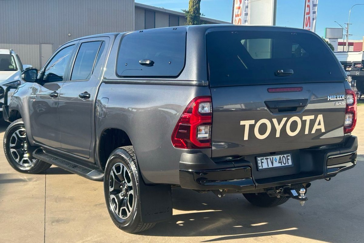 2025 Toyota Hilux SR5 48V GUN227R 4X4 Dual Range image 7