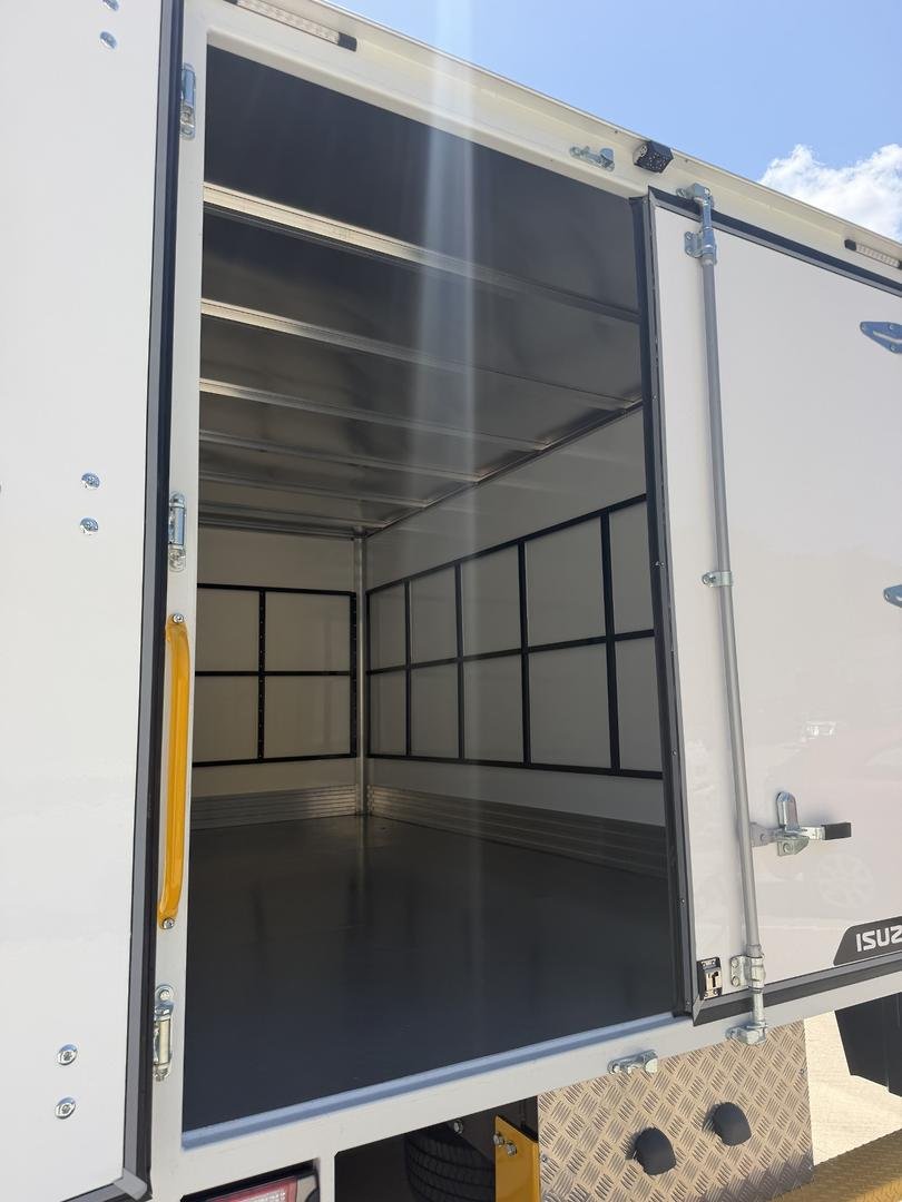 2026 Isuzu N Series NNR 45-150 DT D34 Vanpack image 13