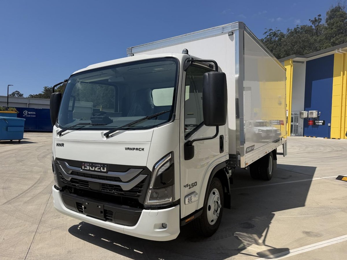 2026 Isuzu N Series NNR 45-150 DT D34 Vanpack image 2