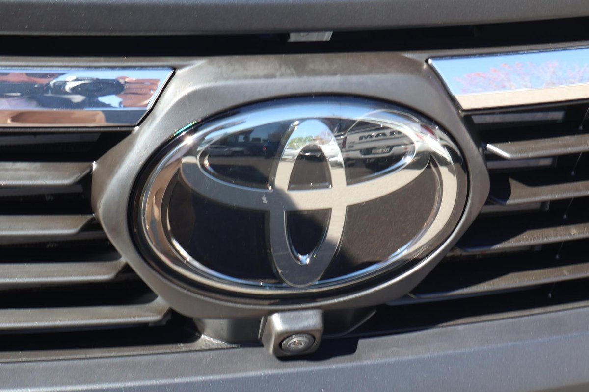 2023 Toyota Hilux Rogue GUN126R 4X4 Dual Range image 35