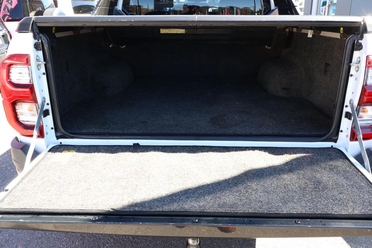 2023 Toyota Hilux Rogue GUN126R 4X4 Dual Range image 28