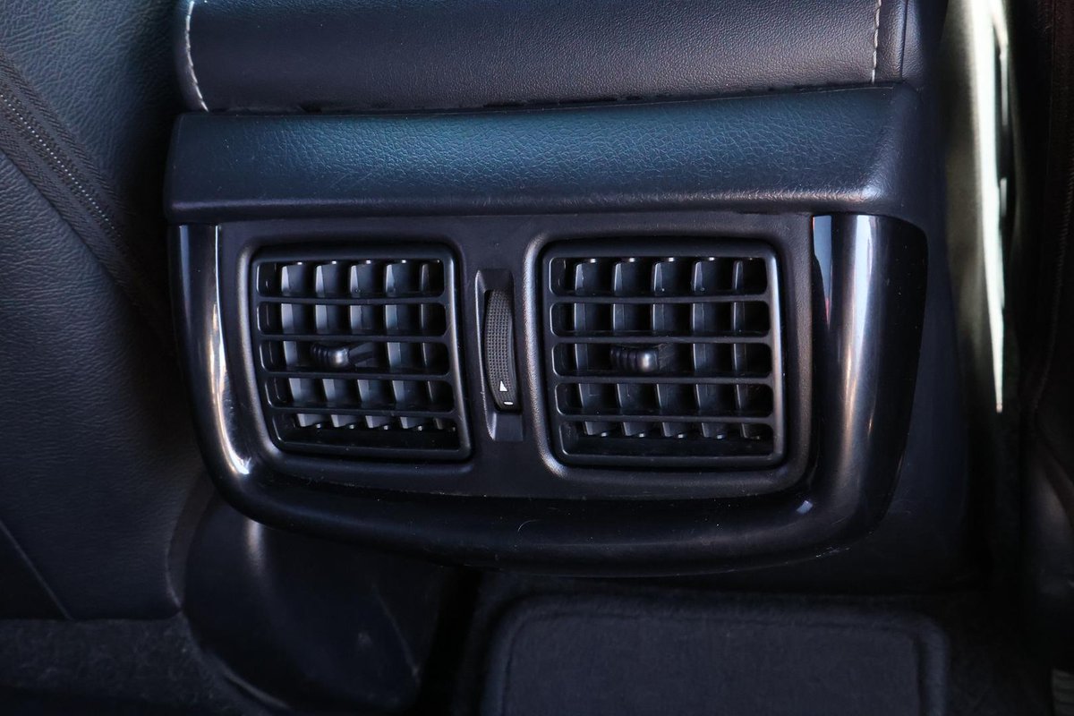 2023 Toyota Hilux Rogue GUN126R 4X4 Dual Range image 26