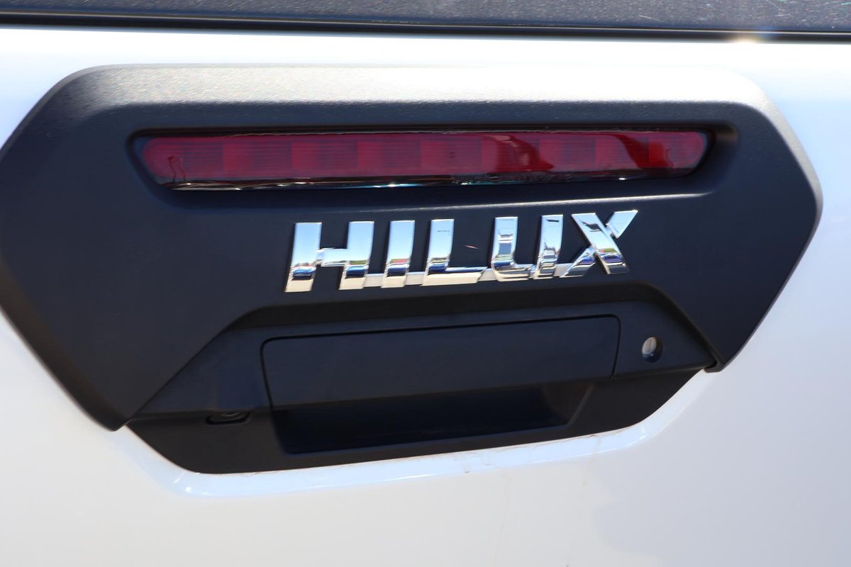 2023 Toyota Hilux Rogue GUN126R 4X4 Dual Range image 33