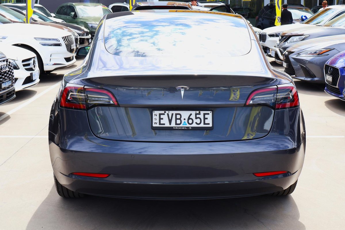 2022 Tesla Model 3 Rear-Wheel Drive image 6
