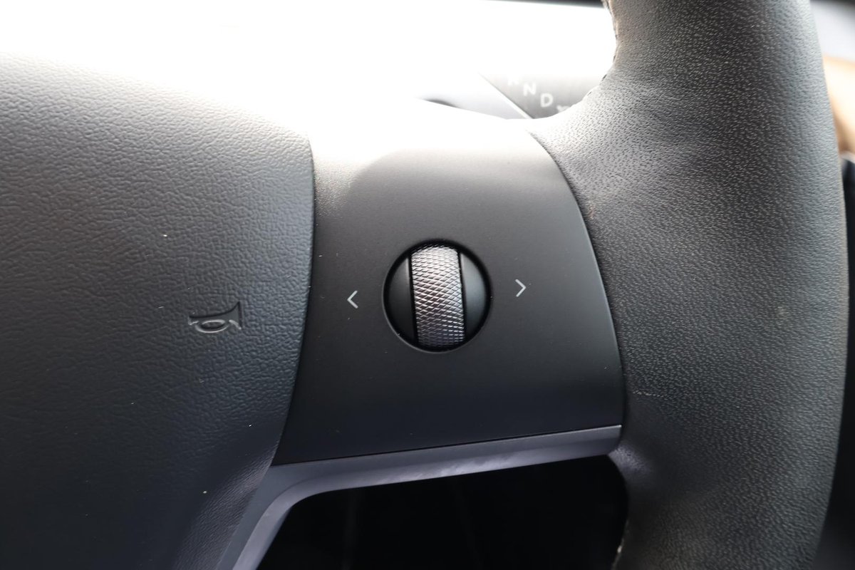 2022 Tesla Model 3 Rear-Wheel Drive image 33