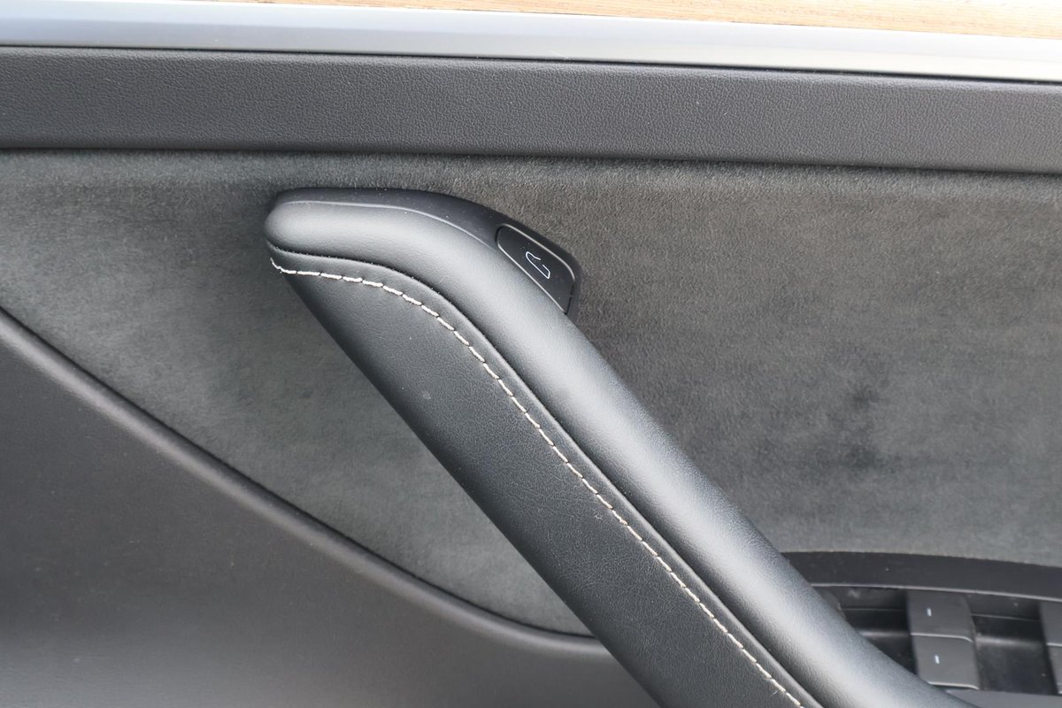 2022 Tesla Model 3 Rear-Wheel Drive image 35
