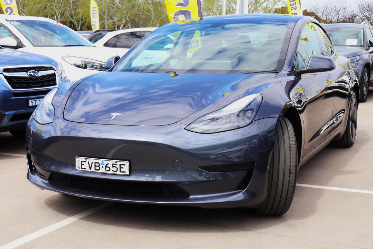 2022 Tesla Model 3 Rear-Wheel Drive image 2