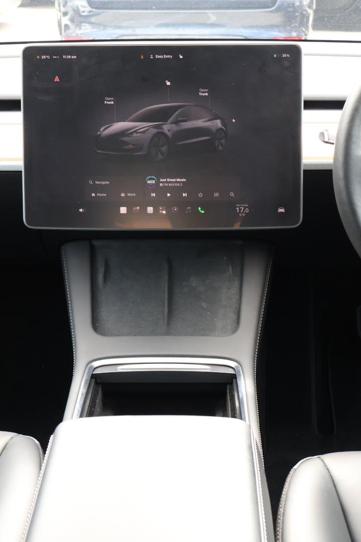 2022 Tesla Model 3 Rear-Wheel Drive image 24