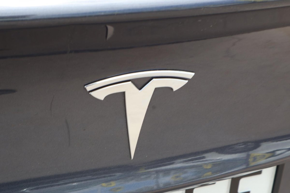 2022 Tesla Model 3 Rear-Wheel Drive image 11