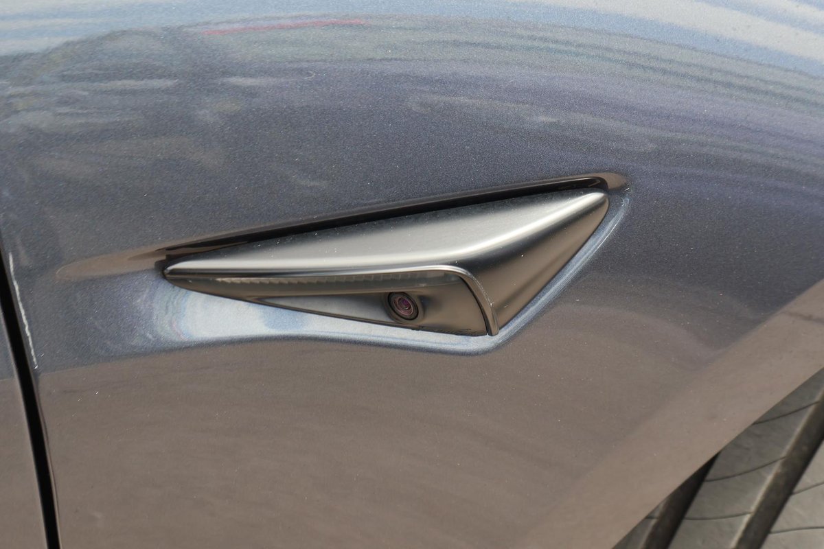 2022 Tesla Model 3 Rear-Wheel Drive image 8