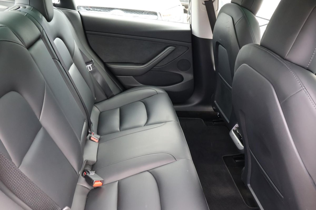 2022 Tesla Model 3 Rear-Wheel Drive image 19