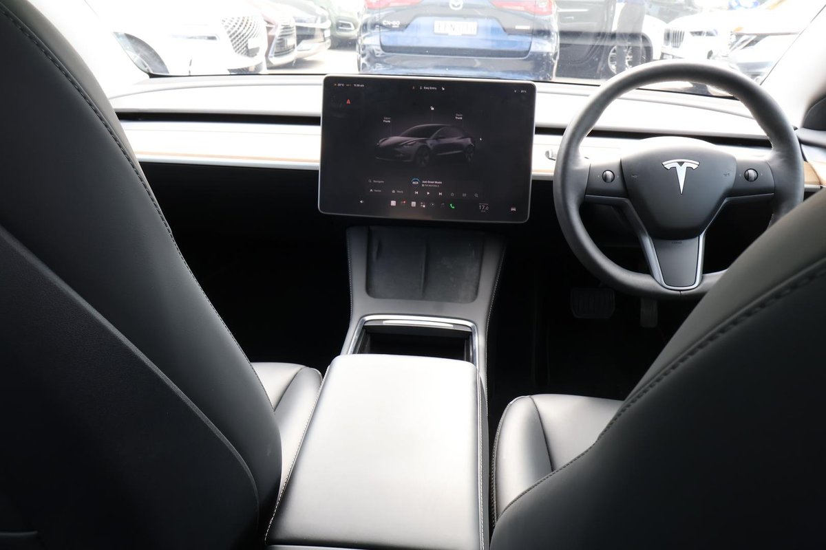 2022 Tesla Model 3 Rear-Wheel Drive image 23